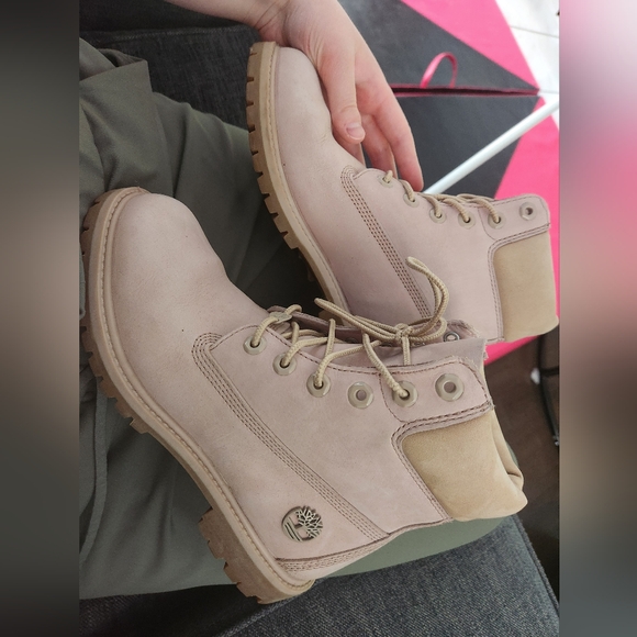 Pink Women's Timberlands - Picture 1 of 4